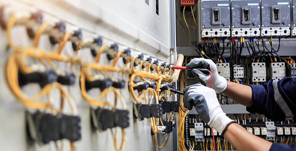 Professional Electrician technician working in Princeton, FL